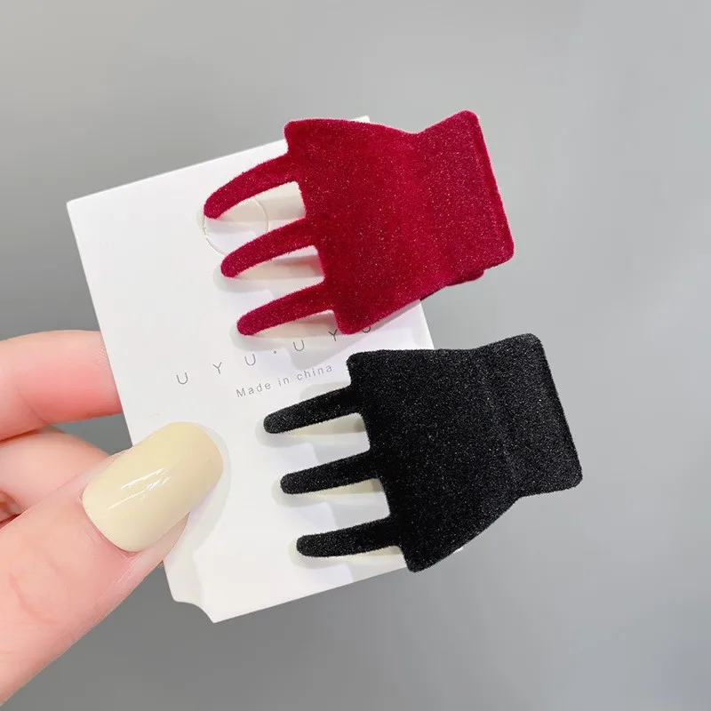 Red Velvet Hair Claw Girl Bang Clip Small Grappling Clip Temperament Small Clip Hair Accessories for Women
Red Velvet Hair Claw Girl Bang Clip Small Grappling Clip Temperament Small Clip Hair Accessories for Women