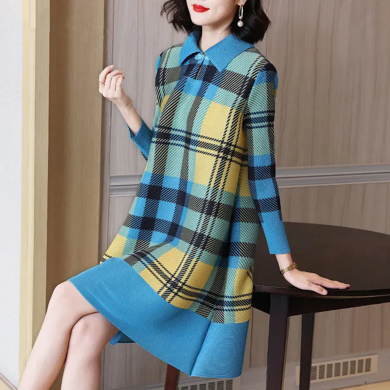 Colorful plaid print pleated dress female 2022 spring new lapel foreign gas loose thin large size women's casual dress clothing
Colorful plaid print pleated dress female 2022 spring new lapel foreign gas loose thin large size women's casual dress clothing