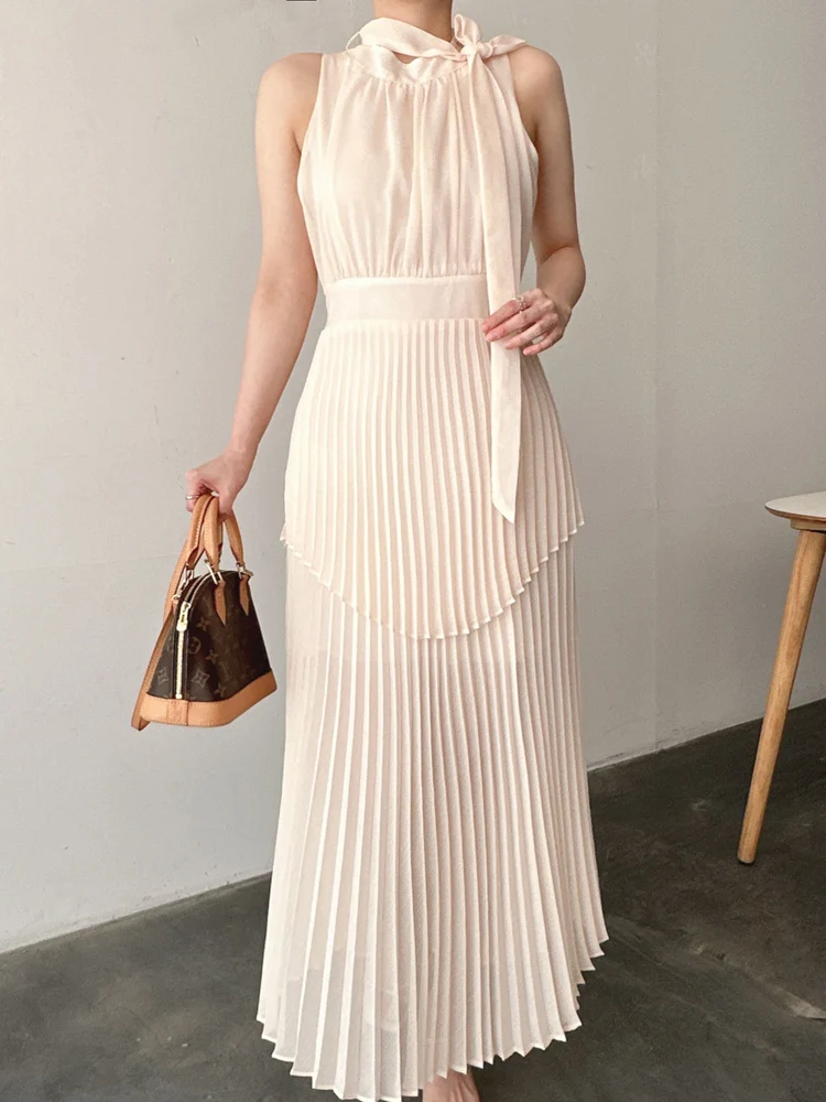 2023 New Summer Chiffon Pleated Long Dresses Korea Fashion Sleeveless Female Elegant Slim Vacation Party Dress Clothes For Women 
2023 New Summer Chiffon Pleated Long Dresses Korea Fashion Sleeveless Female Elegant Slim Vacation Party Dress Clothes For Women