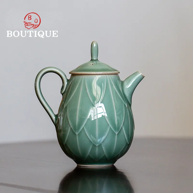 

170ml Yue Kiln Celadon Secret-color Glaze Large-capacity Lotus-shaped Teapot Household Kung Fu Tea Set Ceramic Teapot Single Pot