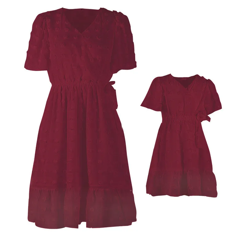 Fashion Floral V-neck Mother-Daughter Short-sleeved Dress for Family Summer Matching Clothing Outfits Mom Girls Dresses
Fashion Floral V-neck Mother-Daughter Short-sleeved Dress for Family Summer Matching Clothing Outfits Mom Girls Dresses