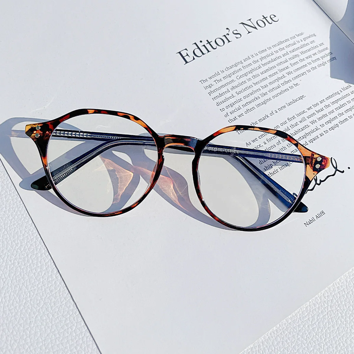 Очки в стиле ретро с круглыми заклепками, модная оправа в форме черепаховой черепахи, Плоские линзы для студентов, оптические очки для компь...
Очки в стиле ретро с круглыми заклепками, модная оправа в форме черепаховой черепахи, Плоские линзы для студентов, оптические очки для компь...