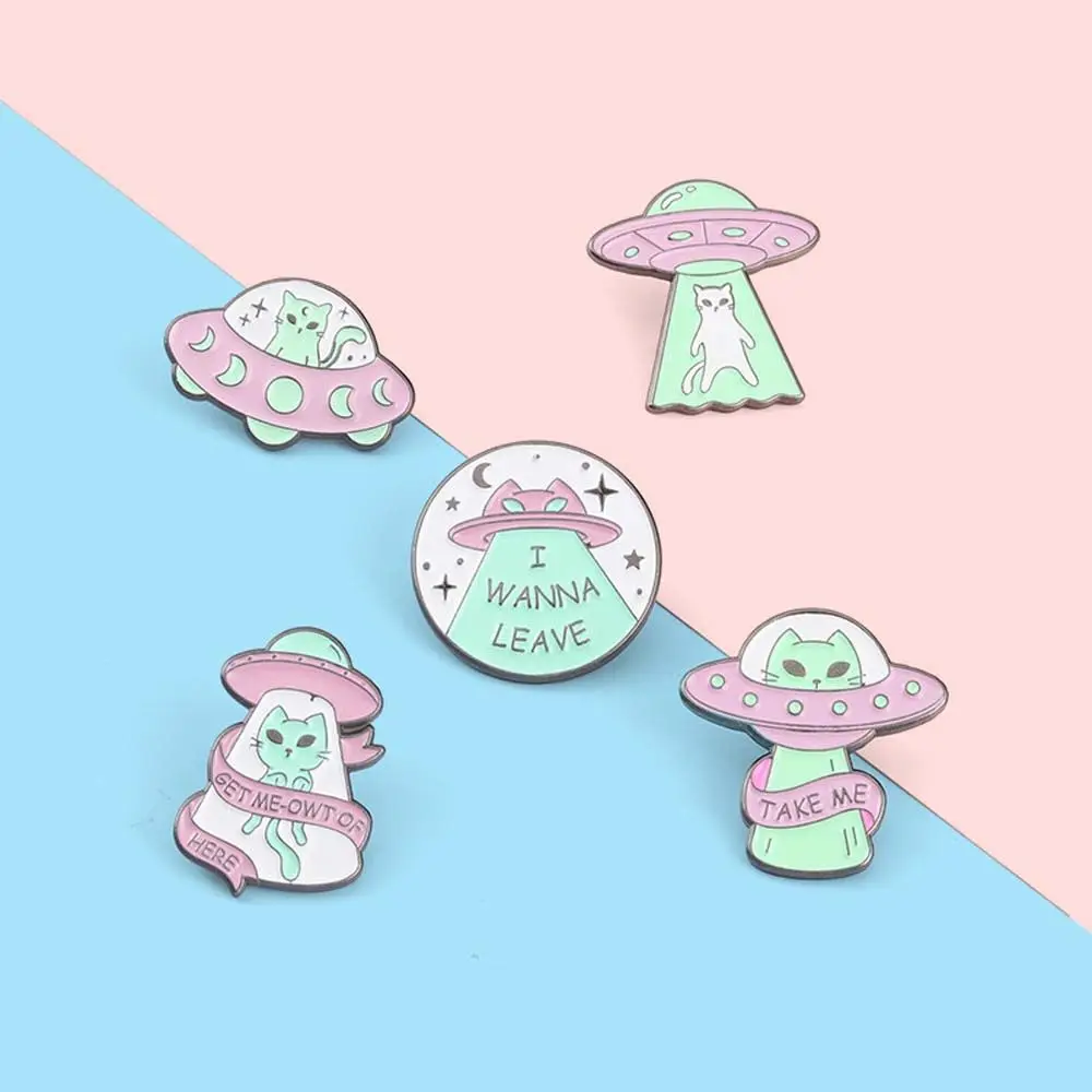 Creative Alien Spaceship Cat Funny Badge Pin Cartoon Color Alien Cat Design Lapel Pin Oil Painting Badge Kid's Souvenir Gift
Creative Alien Spaceship Cat Funny Badge Pin Cartoon Color Alien Cat Design Lapel Pin Oil Painting Badge Kid's Souvenir Gift