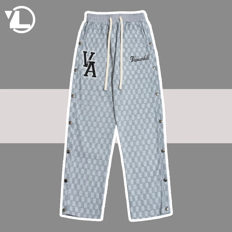 Straight Jogging Plaid Pants Men Side-breasted Design Streetwear Hip Hop Sweatpants Loose Casual Trousers Letter Embroidery 2022
Straight Jogging Plaid Pants Men Side-breasted Design Streetwear Hip Hop Sweatpants Loose Casual Trousers Letter Embroidery 2022