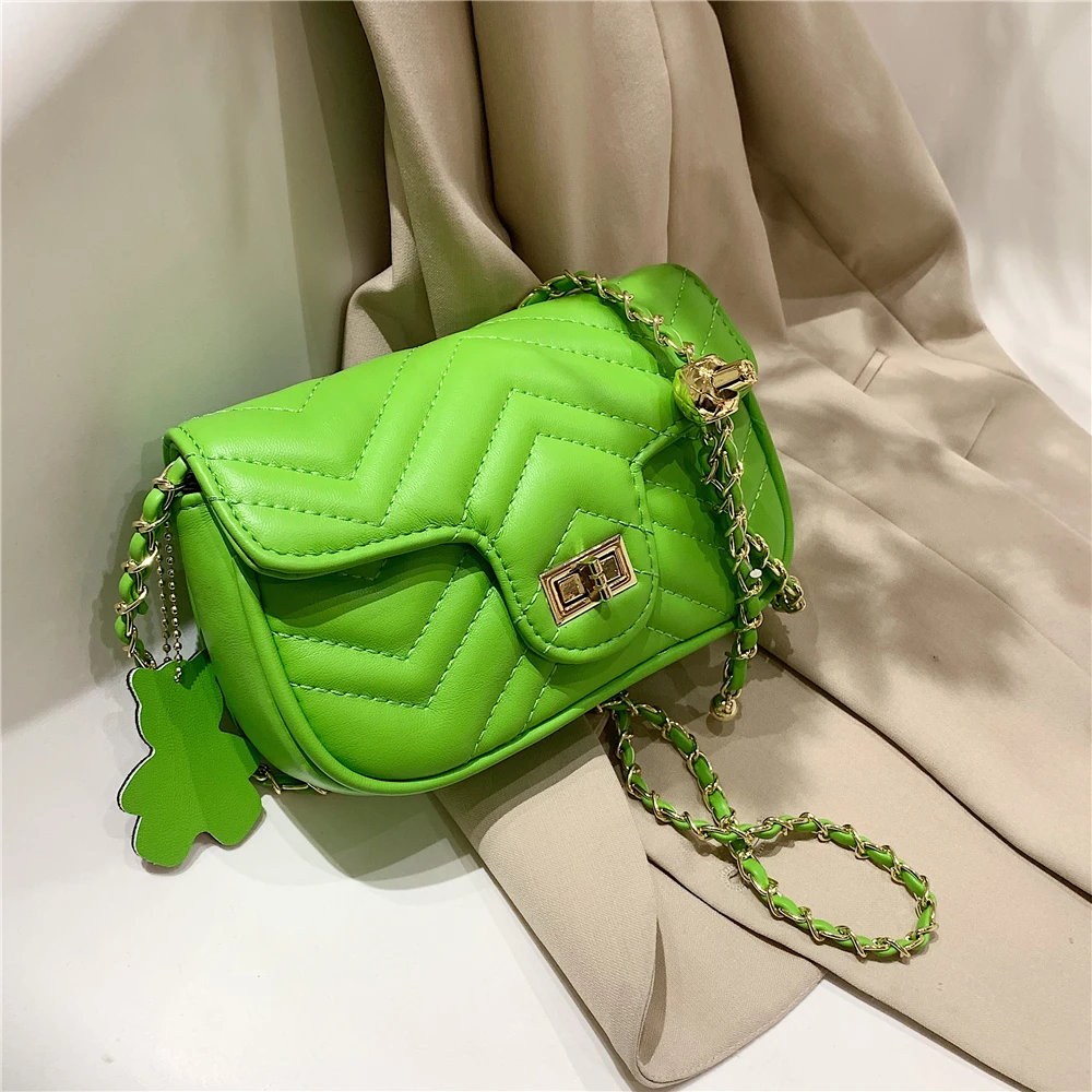 Trendy V-Line Quilted Chain Small Shoulder Crossbody Bags For Women 2022 Fashion Luxury Designer Turn Lock Flap Ladies Handbags
Trendy V-Line Quilted Chain Small Shoulder Crossbody Bags For Women 2022 Fashion Luxury Designer Turn Lock Flap Ladies Handbags
