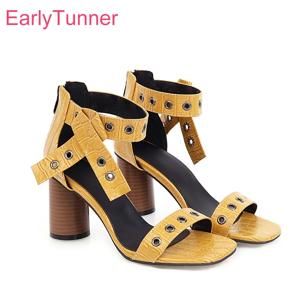 2022 New Summer Sexy Yellow Black Women Sandals Fashion High Round Heel Office Lady Shoes Plus Small Big Size 10 32 43 45 48
2022 New Summer Sexy Yellow Black Women Sandals Fashion High Round Heel Office Lady Shoes Plus Small Big Size 10 32 43 45 48