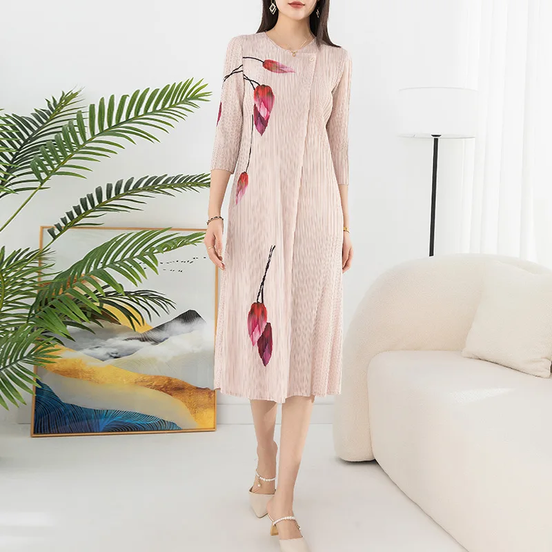 Miyake Style Pleated Dress Women 2023 Spring and Autumn New High-End Design Print Oblique Match Order a-Line Midi Pleated Skirt
Miyake Style Pleated Dress Women 2023 Spring and Autumn New High-End Design Print Oblique Match Order a-Line Midi Pleated Skirt