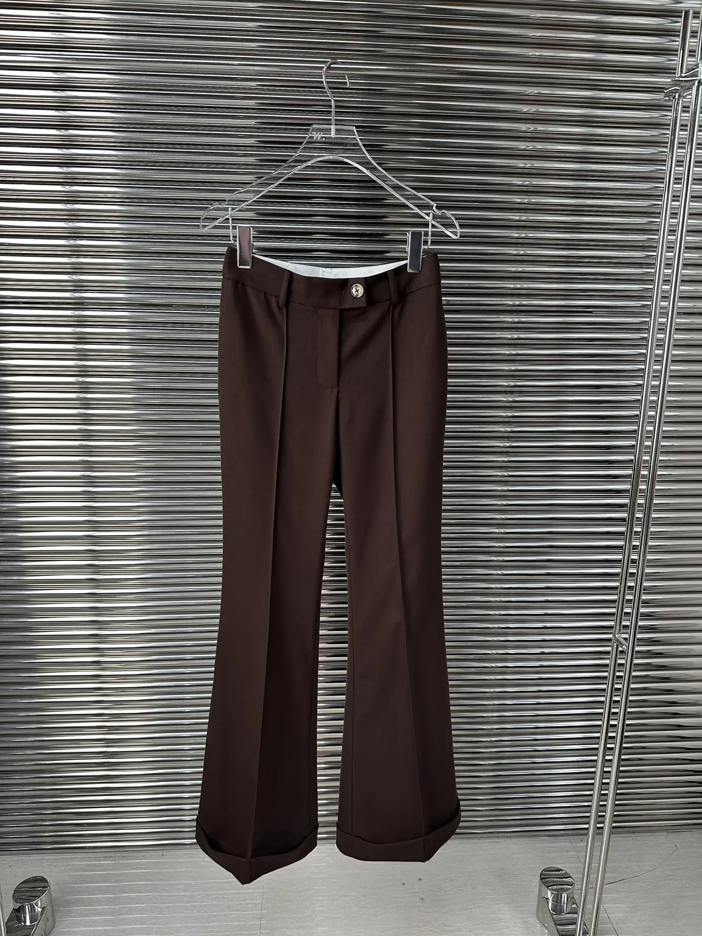 2023 осень/зима модная новинка Женская одежда однотонные брюки 0916
2023 осень/зима модная новинка Женская одежда однотонные брюки 0916