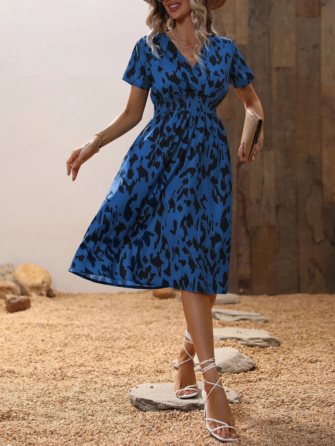 Women Vintage Print Maxi Dresses Summer Casual V Neck Short Sleeve Elastic Waist Dress Female Boho Beach Big Swing Long Dresses 
Women Vintage Print Maxi Dresses Summer Casual V Neck Short Sleeve Elastic Waist Dress Female Boho Beach Big Swing Long Dresses