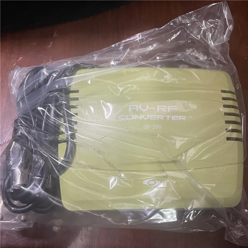S-200 AV-RF AV RF converter audio and video old-fashioned black and white TV switching retro
S-200 AV-RF AV RF converter audio and video old-fashioned black and white TV switching retro