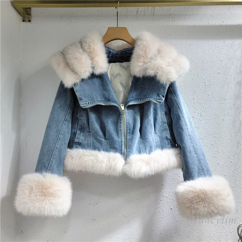 2023 Winter Denim Jacket Womans New Large Fur Lapel Short Imitation Fox Fur Denim Fur Coat Women's Cotton Liner Parka Street
2023 Winter Denim Jacket Womans New Large Fur Lapel Short Imitation Fox Fur Denim Fur Coat Women's Cotton Liner Parka Street
