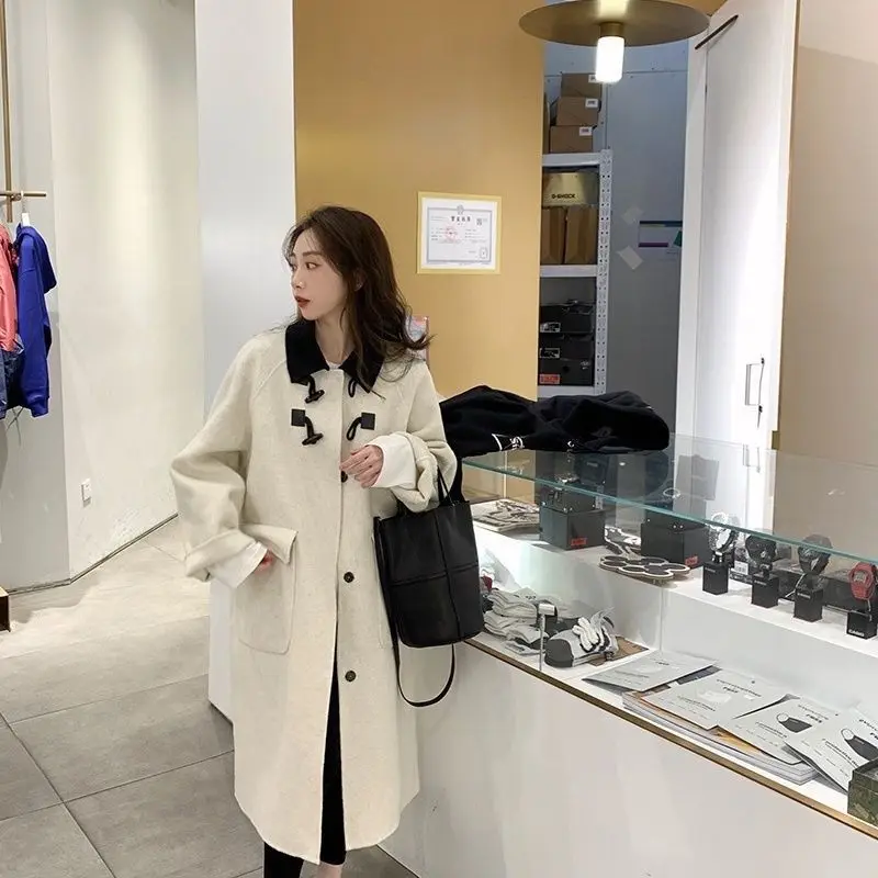 Осенне-зимнее Новое высококлассное Сетчатое красное двустороннее шерстяное пальто для женщин средней длины высококачественное Свободное пальто Chicins для женщин 085
Осенне-зимнее Новое высококлассное Сетчатое красное двустороннее шерстяное пальто для женщин средней длины высококачественное Свободное пальто Chicins для женщин 085