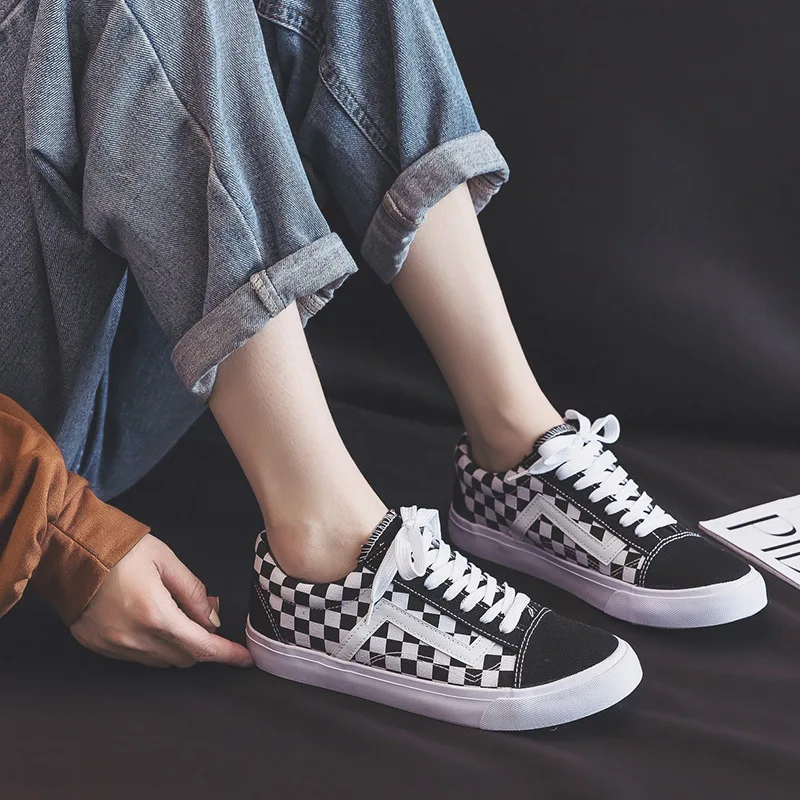 Plaid Canvas Shoes Sneakers New Korean Version All-match Flat Summer Student Net Red Couple Big Size 35-44
Plaid Canvas Shoes Sneakers New Korean Version All-match Flat Summer Student Net Red Couple Big Size 35-44