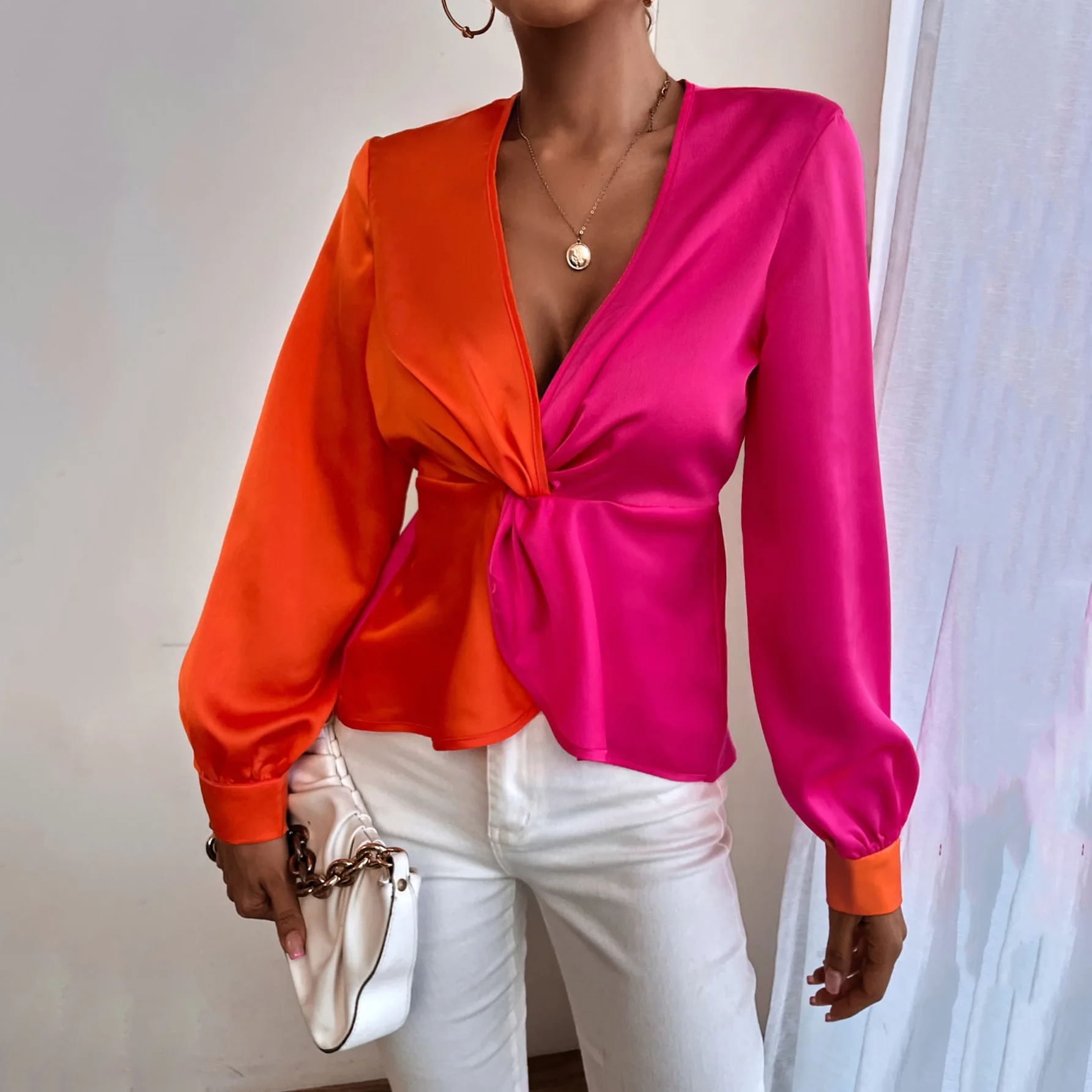 European and American shirt women's clothing 2022 autumn new fashion color matching waist Sexy Long Sleeve Shirt
European and American shirt women's clothing 2022 autumn new fashion color matching waist Sexy Long Sleeve Shirt
