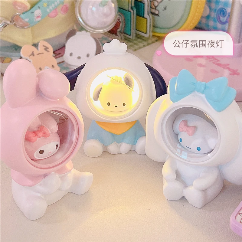 Kawaii Sanrios аниме My Melody Cinnamoroll Kuromi милый мультфильм мини Фэнтези настольный ночник атмосфера декоративсветильник
Kawaii Sanrios аниме My Melody Cinnamoroll Kuromi милый мультфильм мини Фэнтези настольный ночник атмосфера декоративсветильник