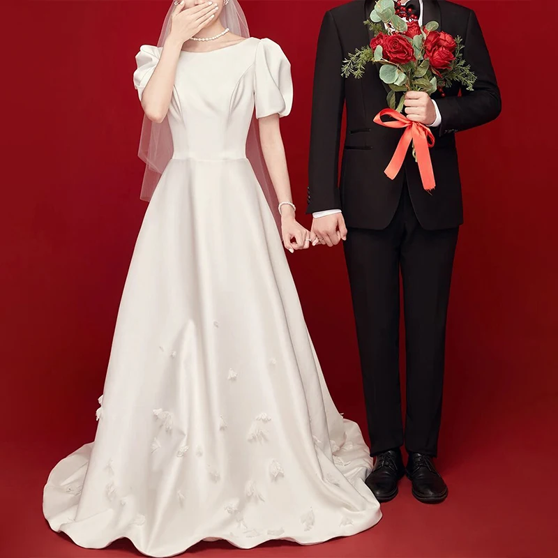 Elegant Simple A-Line Puff Sleeves Boat Neck Vintage Soft Satin Sweep Train Backless Sexy Wedding Dress Gown Bridal Dress
Elegant Simple A-Line Puff Sleeves Boat Neck Vintage Soft Satin Sweep Train Backless Sexy Wedding Dress Gown Bridal Dress