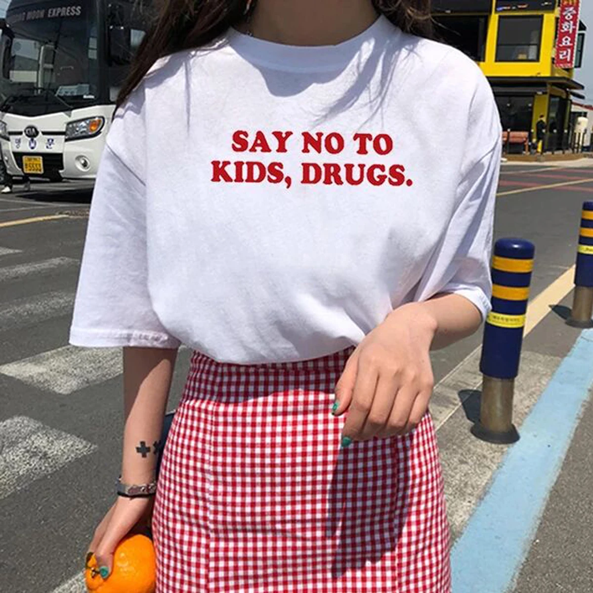 Say No To Kids Drugs Funny T Shirt Women Cotton Harajuku Tshirt Women Shrot Sleeve Loose Camiseta Mujer Black Tee Shirt Femme
Say No To Kids Drugs Funny T Shirt Women Cotton Harajuku Tshirt Women Shrot Sleeve Loose Camiseta Mujer Black Tee Shirt Femme