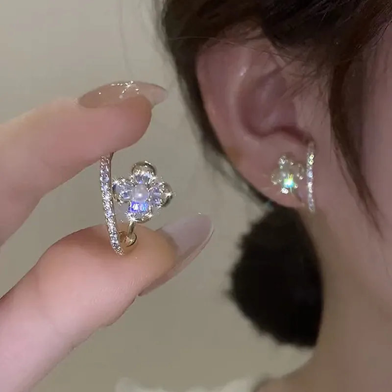 2022 New Inlaid Zircon Pearl Flower Stud Earrings For Women Retro Personality Fashion Earrings Wedding Jewelry birthday Gifts
2022 New Inlaid Zircon Pearl Flower Stud Earrings For Women Retro Personality Fashion Earrings Wedding Jewelry birthday Gifts