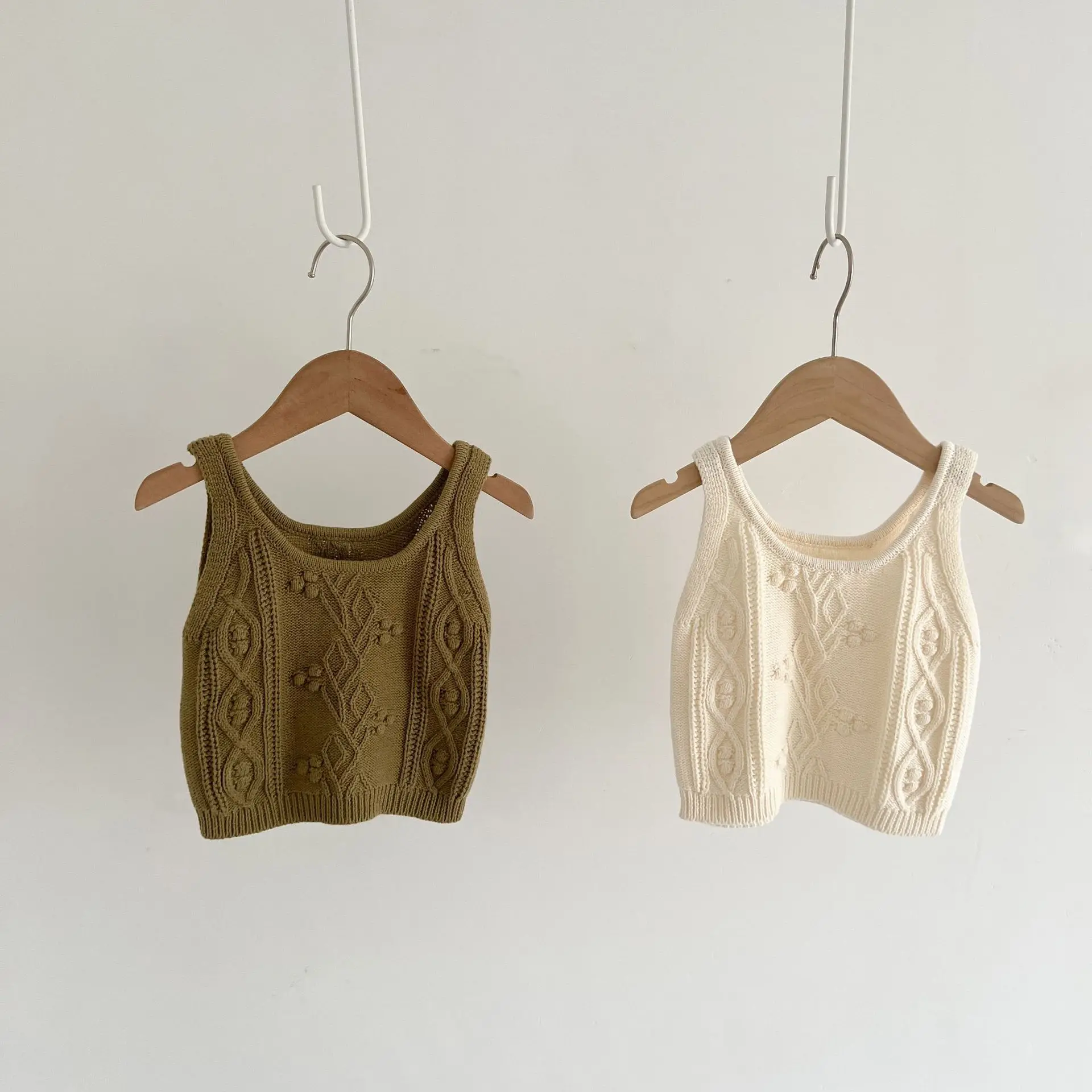 3323B Baby Knitted Vest 2022 Autumn New Baby Girl Sweater Vest Korean Solid Color Cotton Girl Knitted Cardigan Camisole Vest
3323B Baby Knitted Vest 2022 Autumn New Baby Girl Sweater Vest Korean Solid Color Cotton Girl Knitted Cardigan Camisole Vest