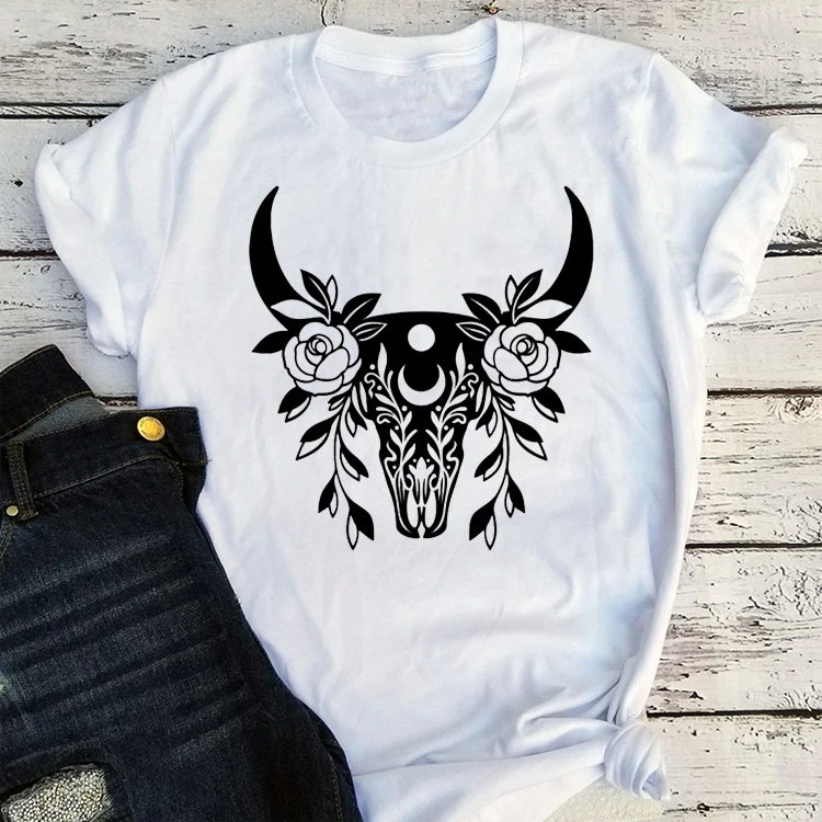 

Boho Cow Skull Roses Graphic Tee Inspirational Women Clothes Gift for Mom Country Oversized T Shirt Vintage Tees Tops