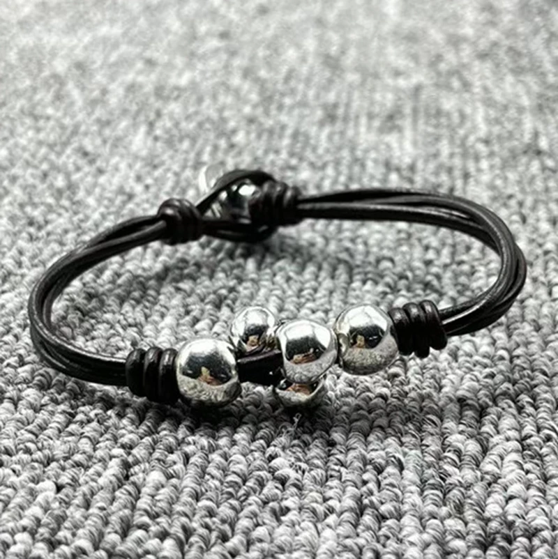New European and American original fashion electroplating 925 silver charm beads black rope bracelet niche jewelry gifts
New European and American original fashion electroplating 925 silver charm beads black rope bracelet niche jewelry gifts