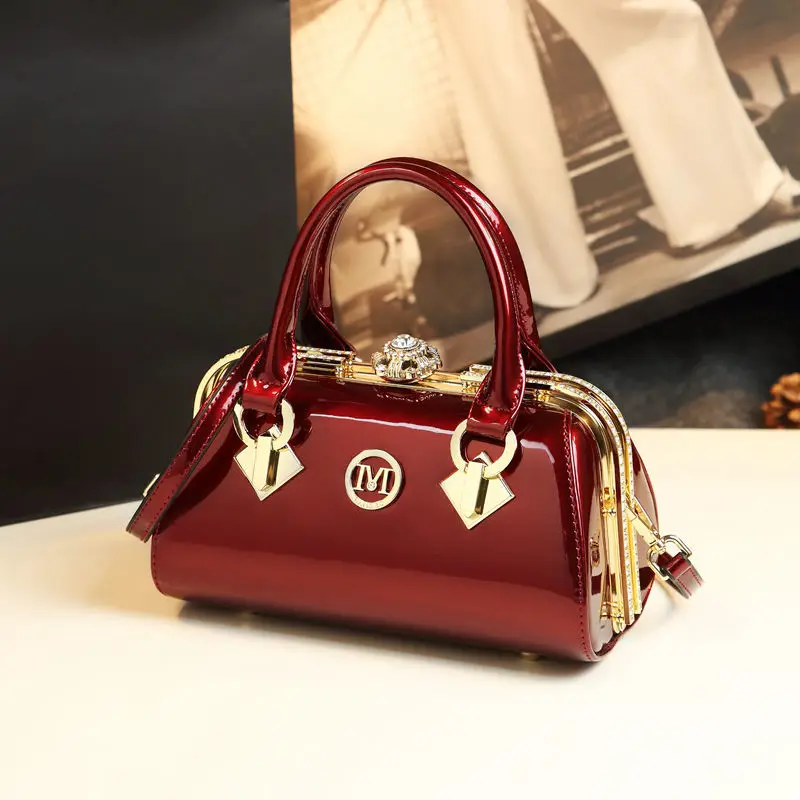 New Stylish Designer Luxury Women Cosmetic Bag Casual Joker Messenger Bag 2022 Genuine Leather Handbag Patent Shoulder Bride Bag
New Stylish Designer Luxury Women Cosmetic Bag Casual Joker Messenger Bag 2022 Genuine Leather Handbag Patent Shoulder Bride Bag