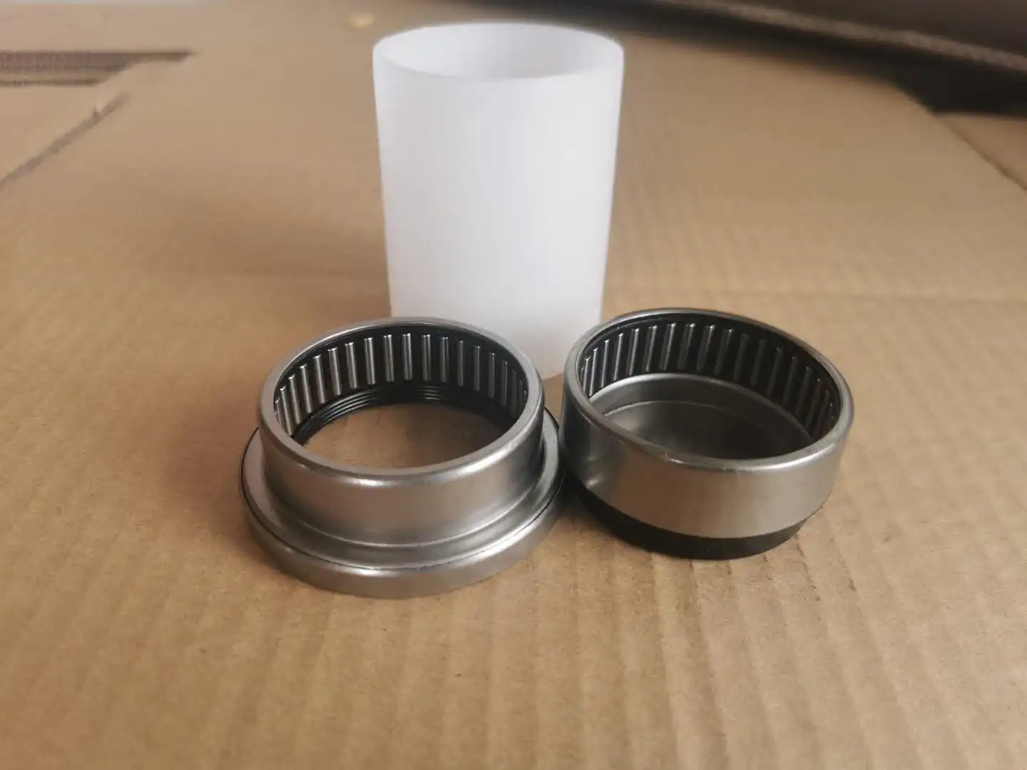 Подшипник заднего рычага KS559.01 DBF68933 + NE68934 + белая трубка, 1 шт.
Подшипник заднего рычага KS559.01 DBF68933 + NE68934 + белая трубка, 1 шт.