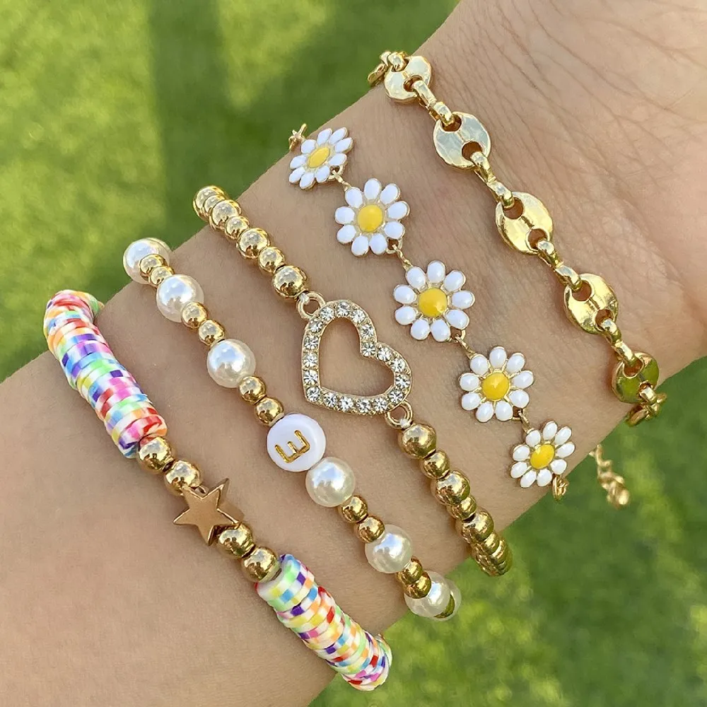 5Pcs Sweet Daisy Flower Bracelets for Women Boho Colorful Clay Bracelets Set Heart Star Chain Bracelet Soft Pottery Y2K Jewelry 
5Pcs Sweet Daisy Flower Bracelets for Women Boho Colorful Clay Bracelets Set Heart Star Chain Bracelet Soft Pottery Y2K Jewelry