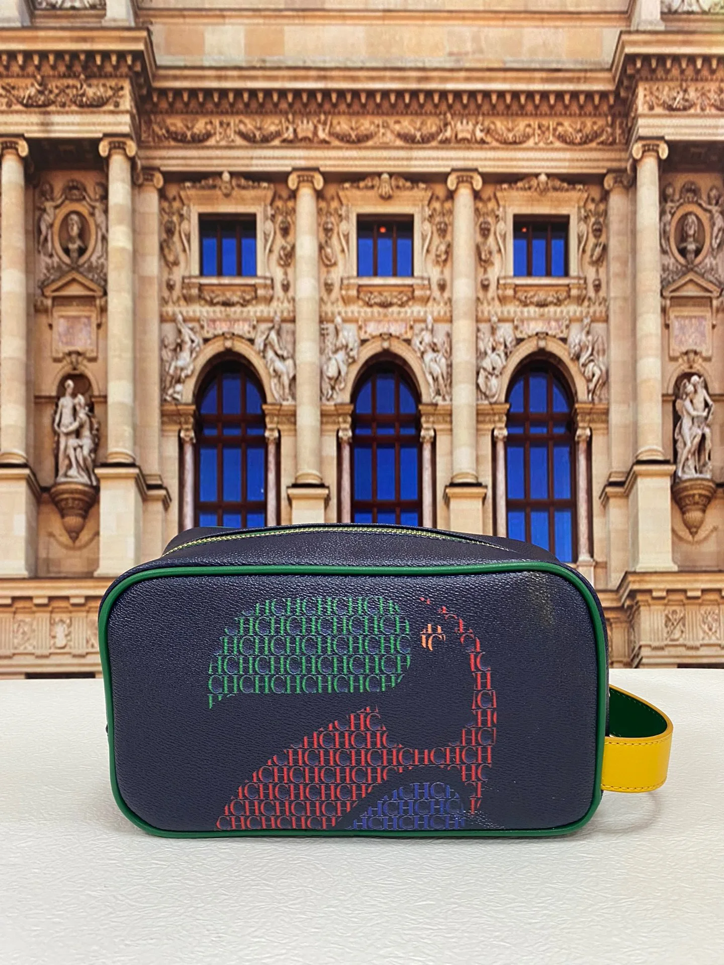 CHCH Brand Ladies Hand Cosmetic Bag Portable Metal Zipper Fashion Bird Pattern 100% Leather Top Leather Luxury Ladies Bag
CHCH Brand Ladies Hand Cosmetic Bag Portable Metal Zipper Fashion Bird Pattern 100% Leather Top Leather Luxury Ladies Bag