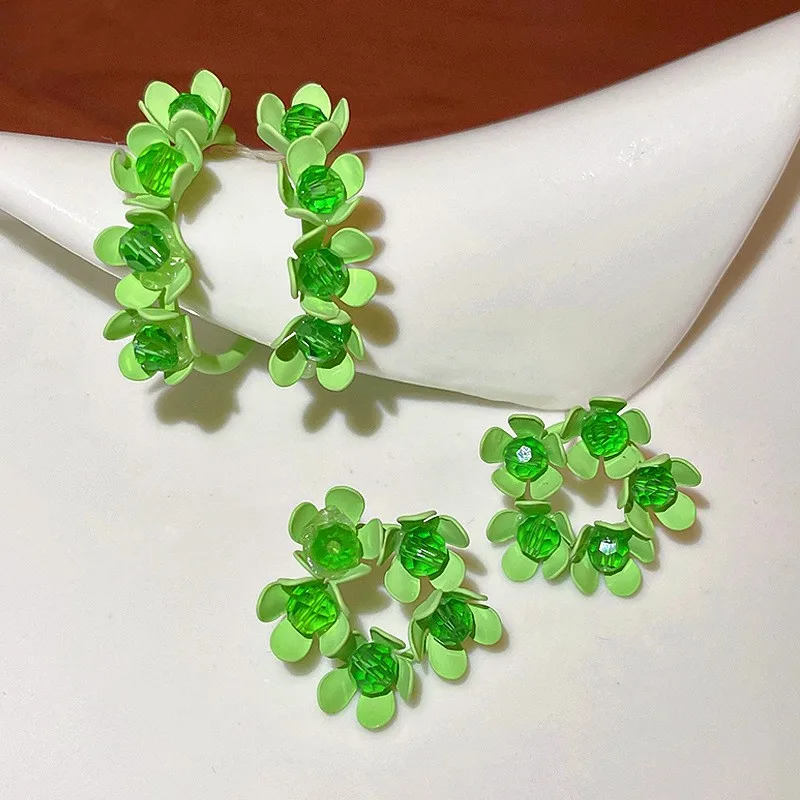 2022 New Summer Fresh Metal Flowers Earrings Fashion Elegant Temperament Women Lovely Drop Earrings Jewelry Joker
2022 New Summer Fresh Metal Flowers Earrings Fashion Elegant Temperament Women Lovely Drop Earrings Jewelry Joker