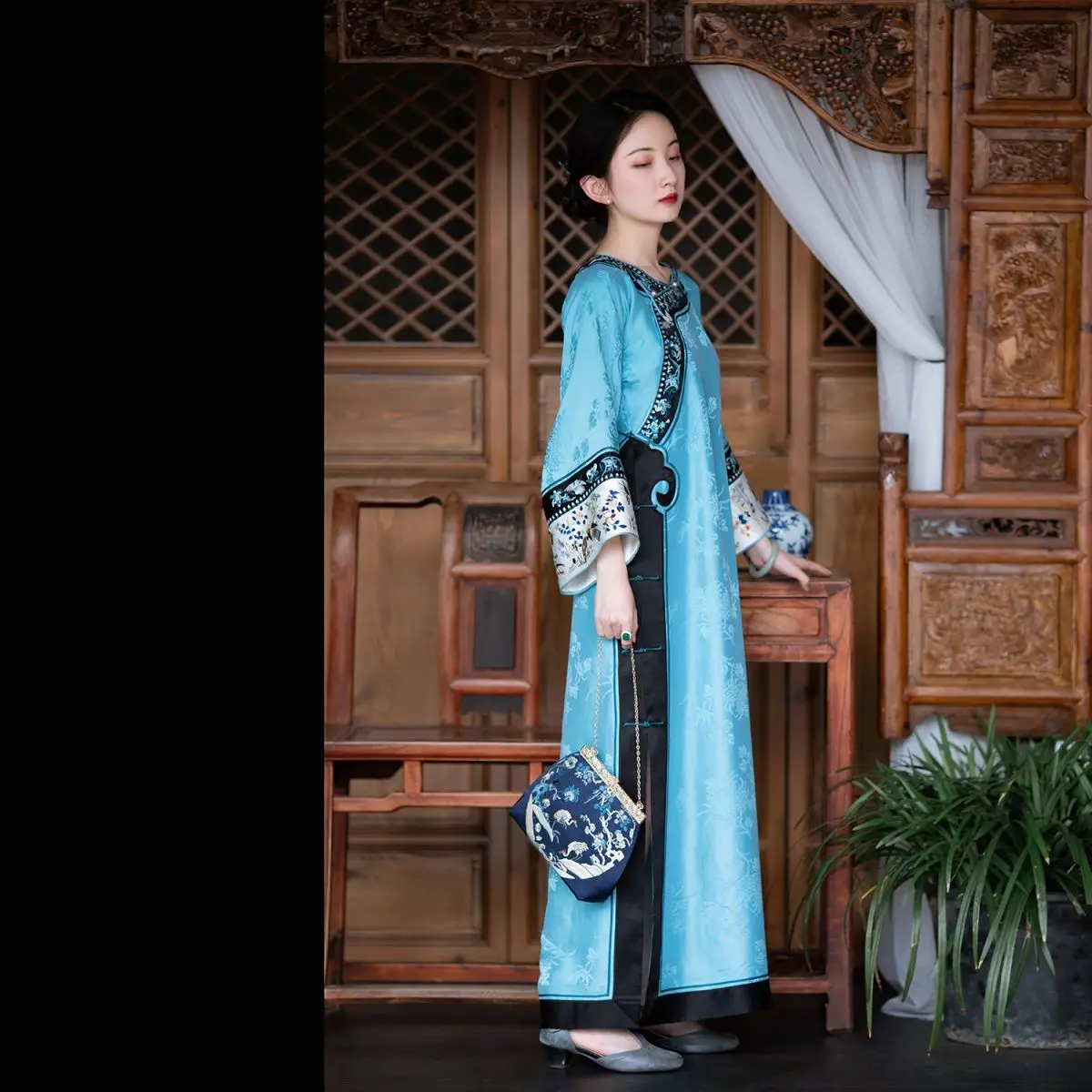 Spring Round Printed Chinese Dresses for Women Elegant Qipao Chinese Traditional Large Size Cheongsam Clothes Tea art clothing
Spring Round Printed Chinese Dresses for Women Elegant Qipao Chinese Traditional Large Size Cheongsam Clothes Tea art clothing