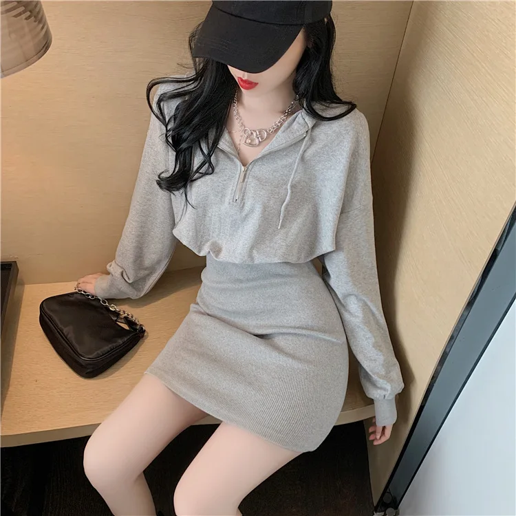 New Korean version sweet long-sleeved short skirt, medium length sweater, spring and autumn dress, hooded, buttock wrapped sweat
New Korean version sweet long-sleeved short skirt, medium length sweater, spring and autumn dress, hooded, buttock wrapped sweat