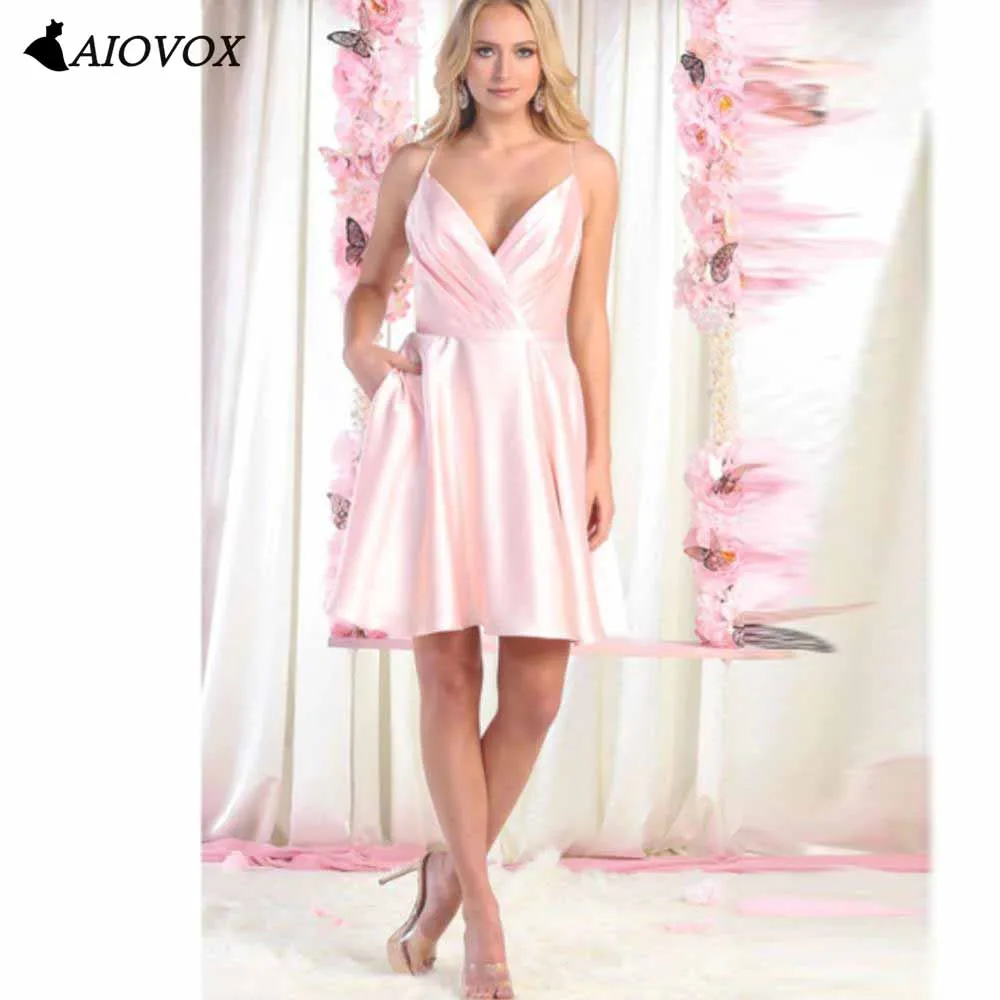 AIOVOX Pink V-Neck Satin Party Dresses Modern Spaghetti Straps Short Mini Cocktail Dresses Simple Sheer Neck Vestidos De Noche
AIOVOX Pink V-Neck Satin Party Dresses Modern Spaghetti Straps Short Mini Cocktail Dresses Simple Sheer Neck Vestidos De Noche
