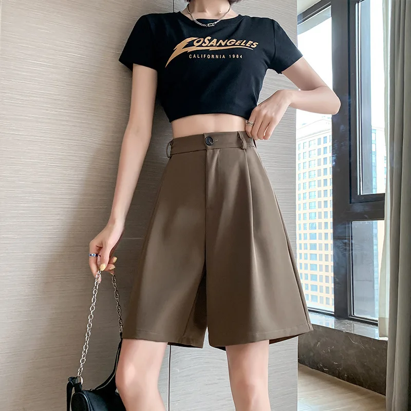 2022 summer coffee suit shorts loose a-line casual suit shorts woman fashion high waist wide leg shorts casual half pants q305
2022 summer coffee suit shorts loose a-line casual suit shorts woman fashion high waist wide leg shorts casual half pants q305