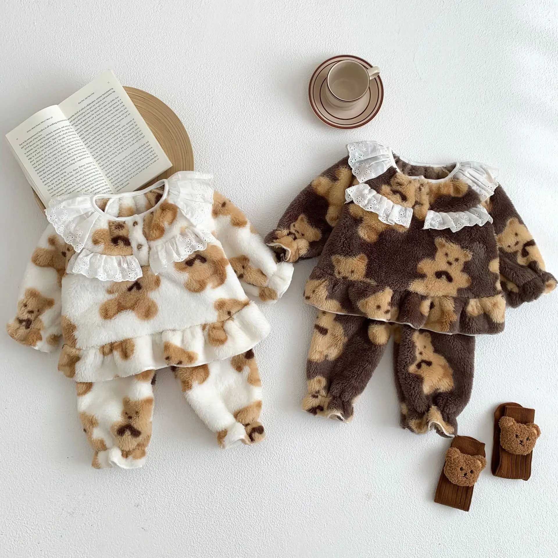 Toddler Girl Slouchy Fleece Warm Set Baby Cartoon Lace Collar Plush Pajamas Lace Hem Tops And Thick Small Bear Pants Soft Suit
Toddler Girl Slouchy Fleece Warm Set Baby Cartoon Lace Collar Plush Pajamas Lace Hem Tops And Thick Small Bear Pants Soft Suit