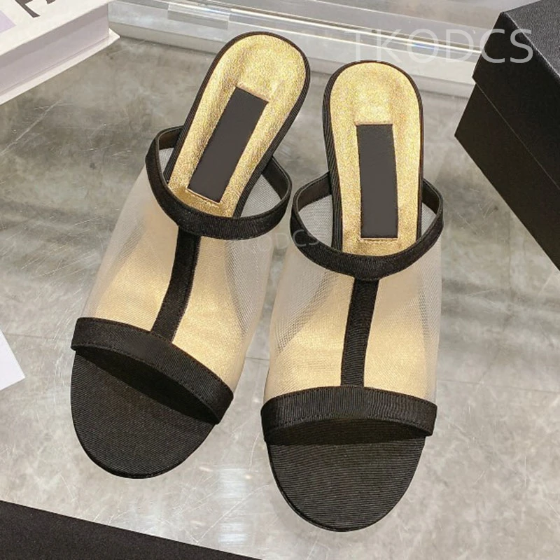 Женские сетчатые шлепанцы с открытым носком, натуральная кожа, на тонком высоком каблуке, сланцы, элегантные вечерние туфли, летние брендовые туфли-лодочки
Женские сетчатые шлепанцы с открытым носком, натуральная кожа, на тонком высоком каблуке, сланцы, элегантные вечерние туфли, летние брендовые туфли-лодочки