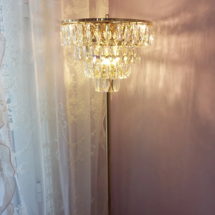 

Роскошный светодиодный напольный светильник в стиле пост-модерн со стразами, домашний декор для гостиной, дивана, угловая лампа, комнатное освещение, прикроватная лампа для спальни