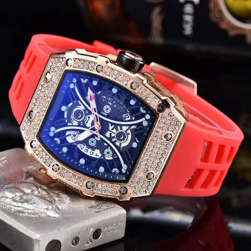 

Orologio Uomo Rectangle Diamond Watches Mens 2022 Luxury Brand Skeleton Watch Men Quartz Wristwatches Sports Rubber AAA Clock