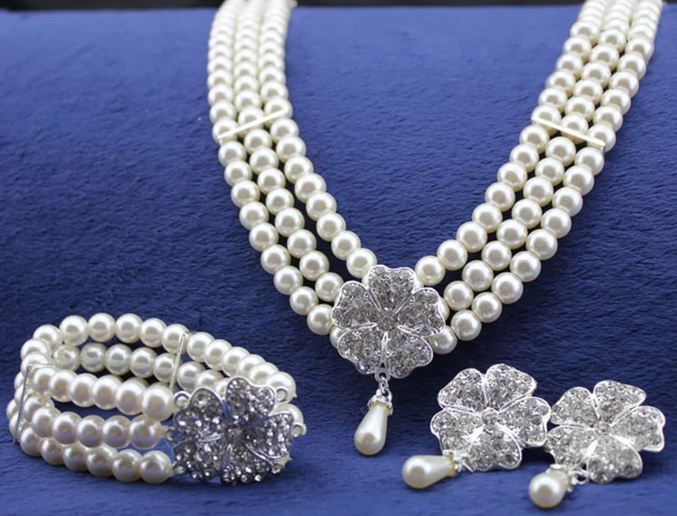 8-9mm shell pearl necklace bracelet earrings three piece set women's Rhinestone Flower multi-layer clavicle chain jewelry set
8-9mm shell pearl necklace bracelet earrings three piece set women's Rhinestone Flower multi-layer clavicle chain jewelry set