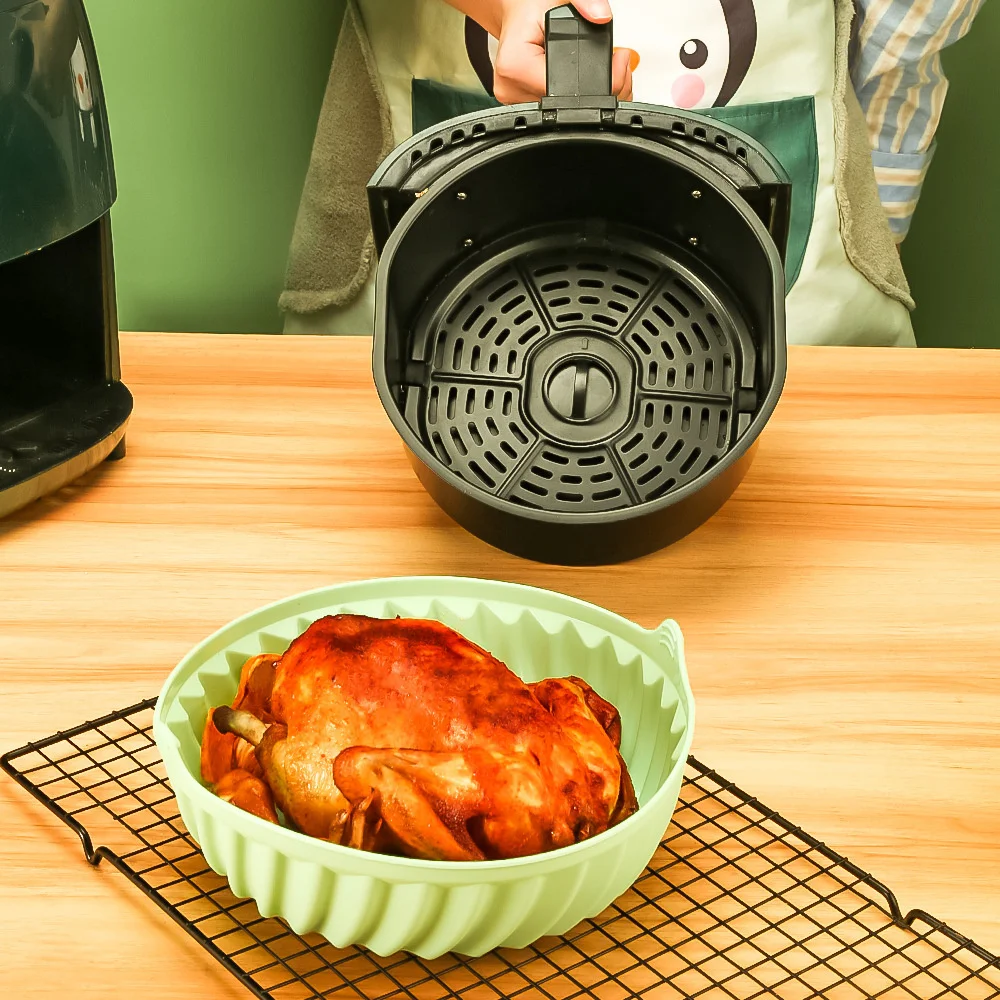 With Handle Non-slip Silicone Tray Kitchen Oil-free Silicone Pans Easy To Clean Air Frying Pan Barbecue Accessories 
With Handle Non-slip Silicone Tray Kitchen Oil-free Silicone Pans Easy To Clean Air Frying Pan Barbecue Accessories