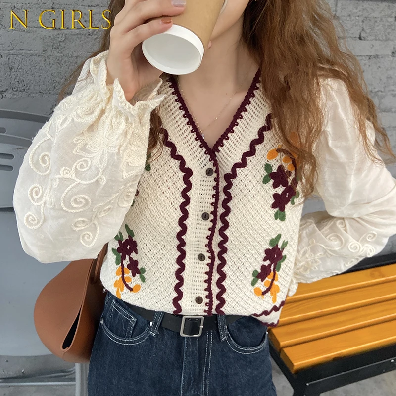 N GIRLS Shirts Women Embroidery Vintage Leisure V-neck Design Student Fashion Harakuju Kawaii Popular Retro Tops Korean Style
N GIRLS Shirts Women Embroidery Vintage Leisure V-neck Design Student Fashion Harakuju Kawaii Popular Retro Tops Korean Style