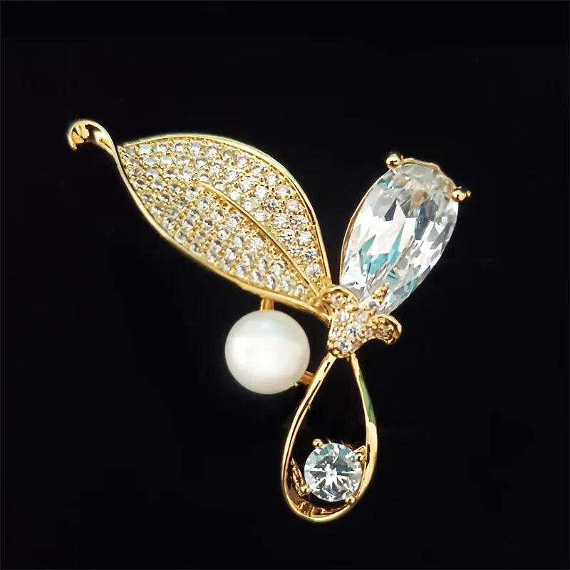 Micro-inlaid Zircon Natural Freshwater Pearl Leaf Brooch Suit Accessories Jacket Pin Exquisite Atmosphere Silk Scarf Jewelry
Micro-inlaid Zircon Natural Freshwater Pearl Leaf Brooch Suit Accessories Jacket Pin Exquisite Atmosphere Silk Scarf Jewelry