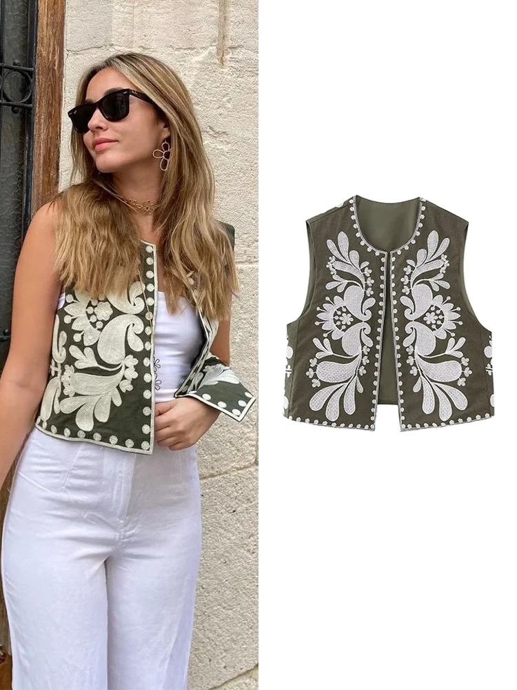 Women New Embroidery Vest Top 2023 Summer Fashion Cardigan Top Sleeveless Vests Ladies Tank y2k Streetwear Chic Tops
Women New Embroidery Vest Top 2023 Summer Fashion Cardigan Top Sleeveless Vests Ladies Tank y2k Streetwear Chic Tops
