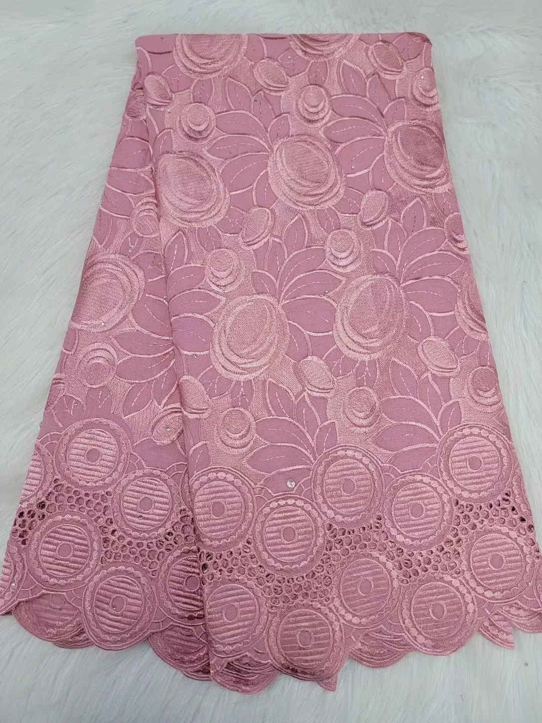Swiss Latest Pink Pure Cotton Lace 2022 Nigerian High Quality Skin Friendly Lace Fabrics French For Wedding Evening Party Dress
Swiss Latest Pink Pure Cotton Lace 2022 Nigerian High Quality Skin Friendly Lace Fabrics French For Wedding Evening Party Dress