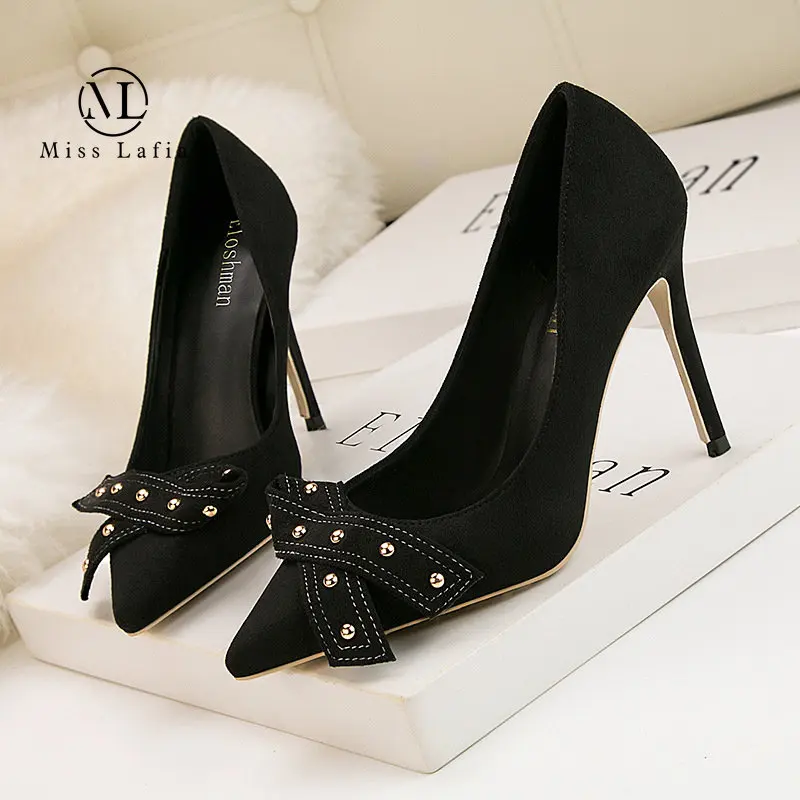 2023 New Style Europe America Fashion High Heel Suede Rivet Bowknot Woman Shoes Sexy Shoes High Heel Shoes
2023 New Style Europe America Fashion High Heel Suede Rivet Bowknot Woman Shoes Sexy Shoes High Heel Shoes