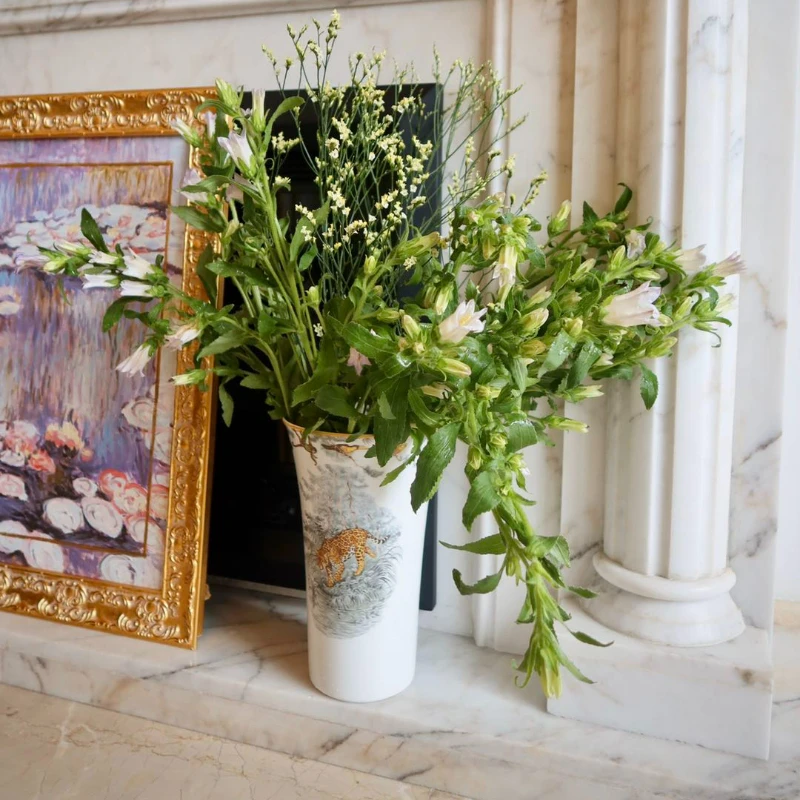 Luxury Wide Mouth Vase Living Room Study Decoration Ornament for Flower Arrangement Ceramic Unique TV Cabinet Decoration
Luxury Wide Mouth Vase Living Room Study Decoration Ornament for Flower Arrangement Ceramic Unique TV Cabinet Decoration