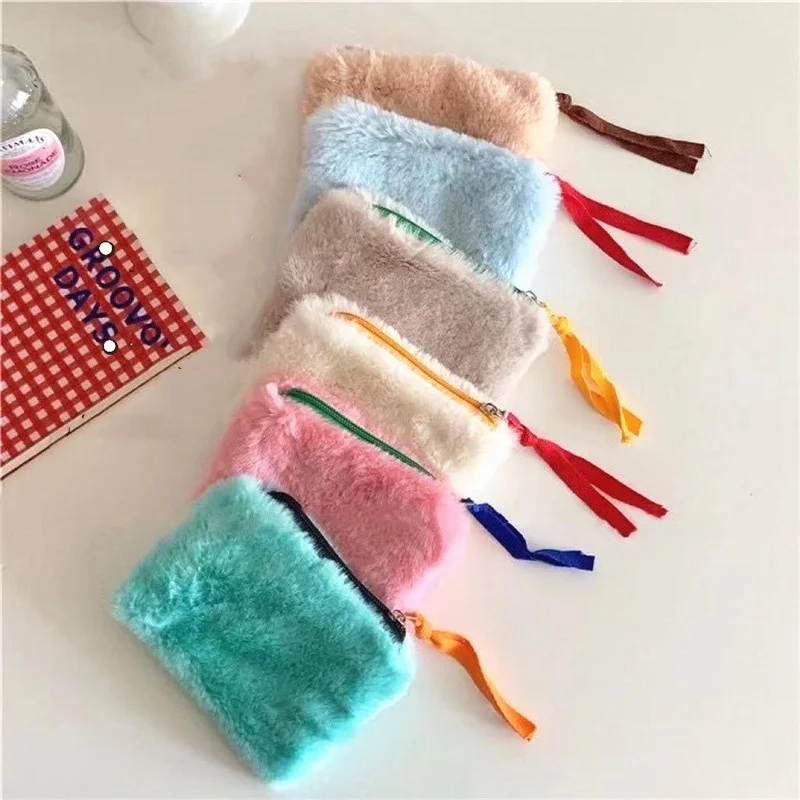 1 Pc Winter Warm Fur Mini Cosmetic Bag Women Cotton Floral Makeup Organizer Bag Female Lipstick Makeup Case Coin Pouch
1 Pc Winter Warm Fur Mini Cosmetic Bag Women Cotton Floral Makeup Organizer Bag Female Lipstick Makeup Case Coin Pouch