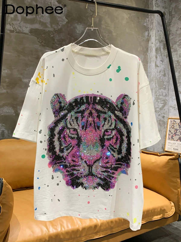 Hot Drilling Cartoon Tiger Colorful Crystals T-shirt Men and Women Loose Oversized White Tshirt Trendy 2022 New Summer Chothes
Hot Drilling Cartoon Tiger Colorful Crystals T-shirt Men and Women Loose Oversized White Tshirt Trendy 2022 New Summer Chothes