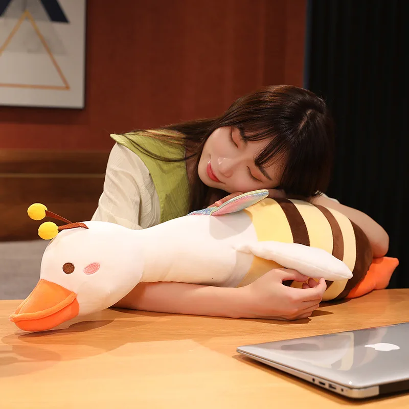 Пчела Гусь плюшевая игрушка Kawaii Большой Белый гусь превращается в пчелу мягкая подушка подкладка в виде животных милая кукла домашний Деко...
Пчела Гусь плюшевая игрушка Kawaii Большой Белый гусь превращается в пчелу мягкая подушка подкладка в виде животных милая кукла домашний Деко...