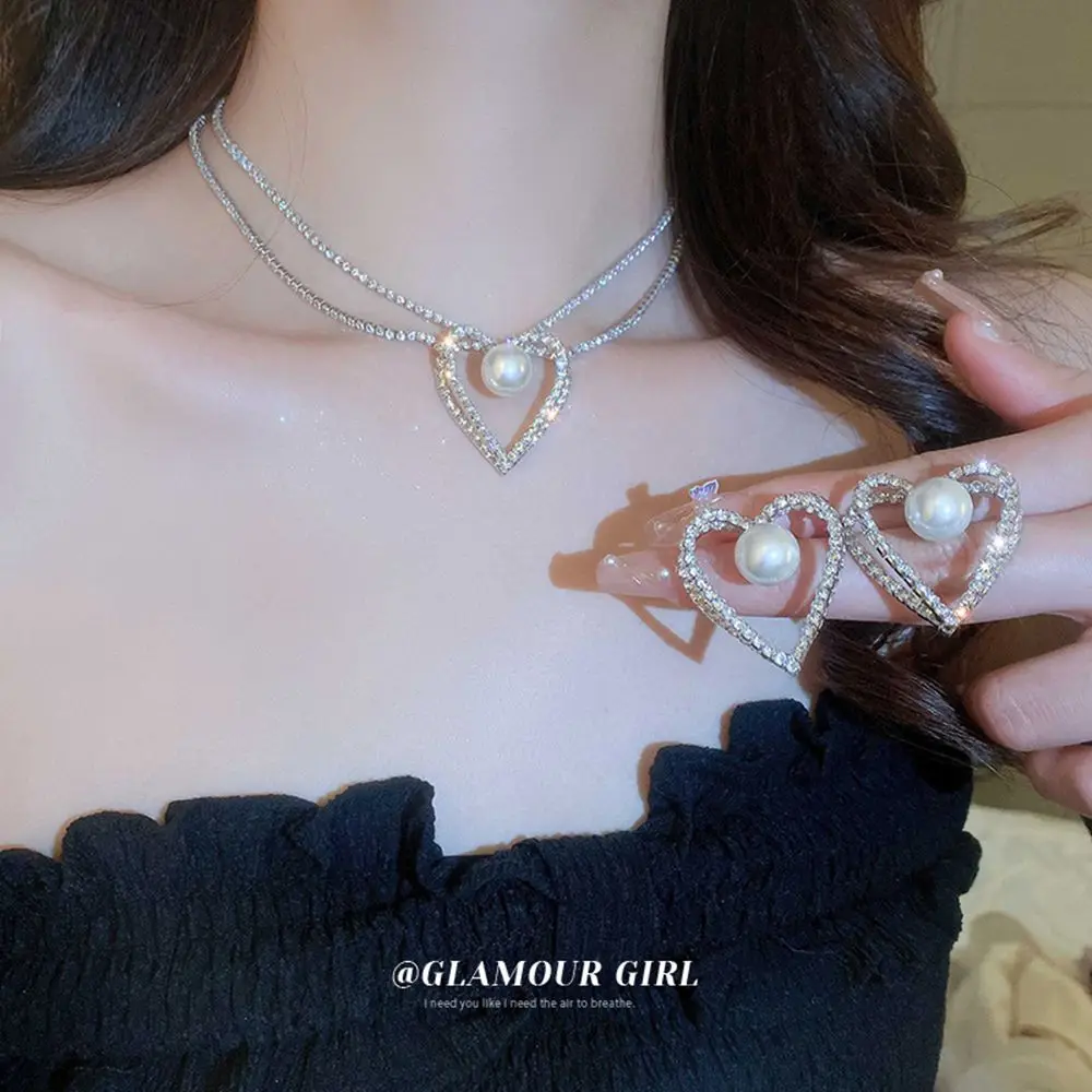 2023 Luxury Crystal Hollow Heart Pendant Choker Necklace Earrings Set for Women Trendy Top Grade Wedding Party Jewelry Gift
2023 Luxury Crystal Hollow Heart Pendant Choker Necklace Earrings Set for Women Trendy Top Grade Wedding Party Jewelry Gift